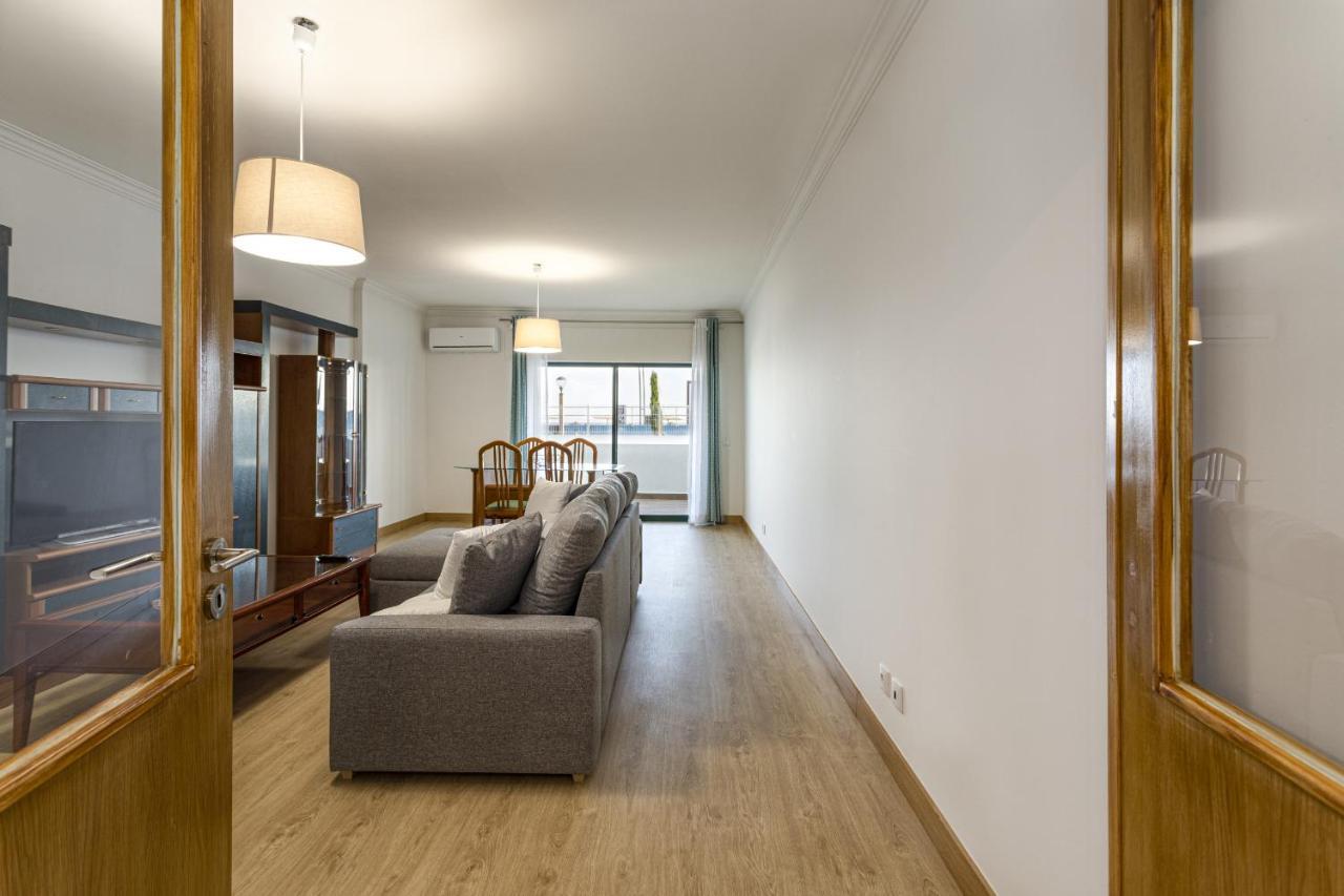 Miral 2 - Beach Front Apartment With Pool กัวเตย์รา ภายนอก รูปภาพ