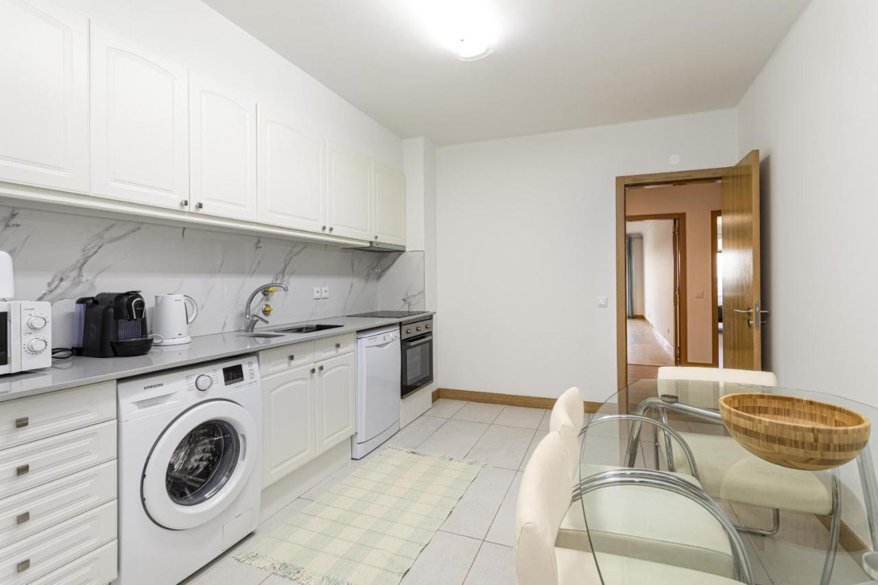 Miral 2 - Beach Front Apartment With Pool กัวเตย์รา ภายนอก รูปภาพ