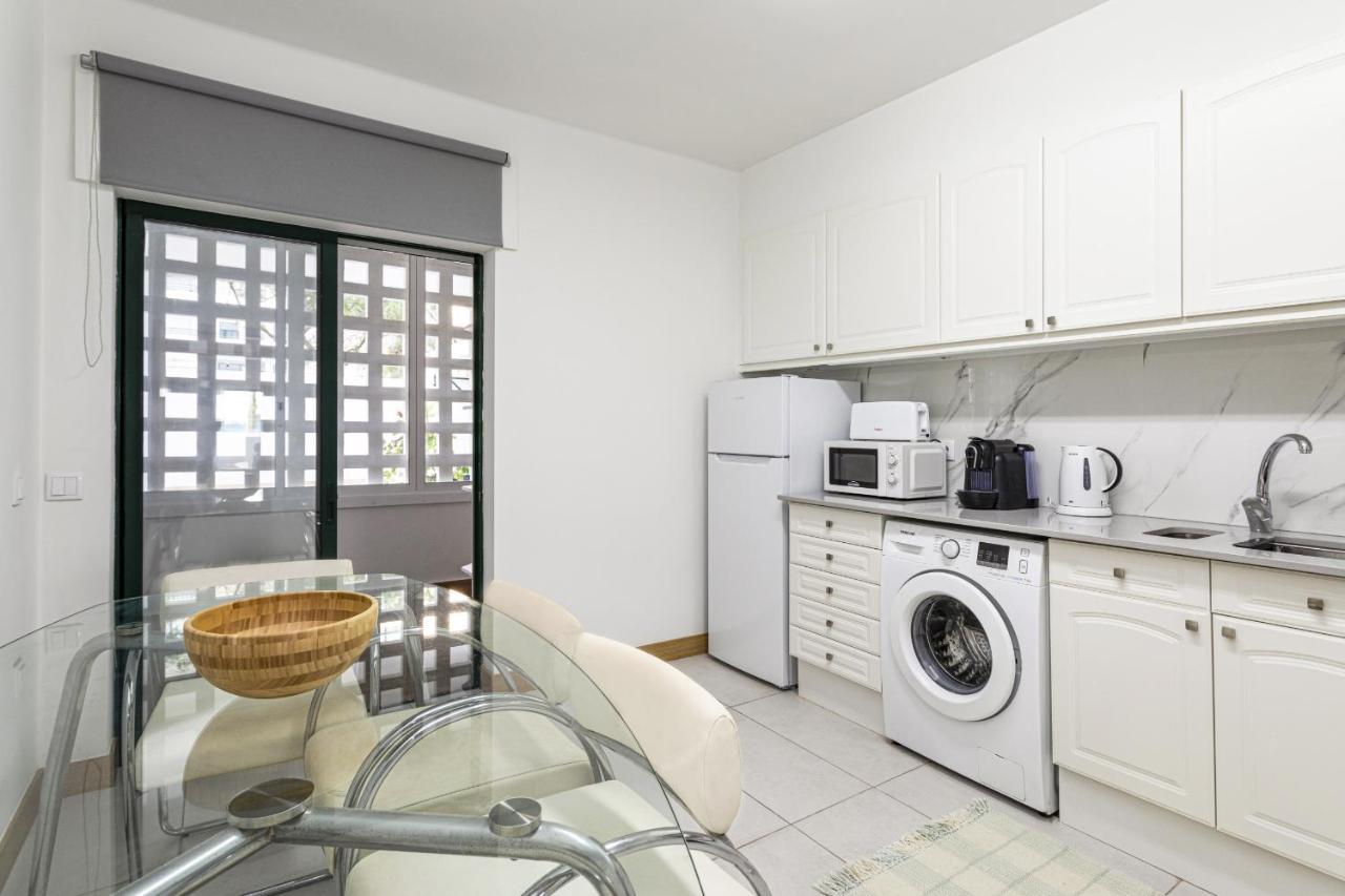 Miral 2 - Beach Front Apartment With Pool กัวเตย์รา ภายนอก รูปภาพ