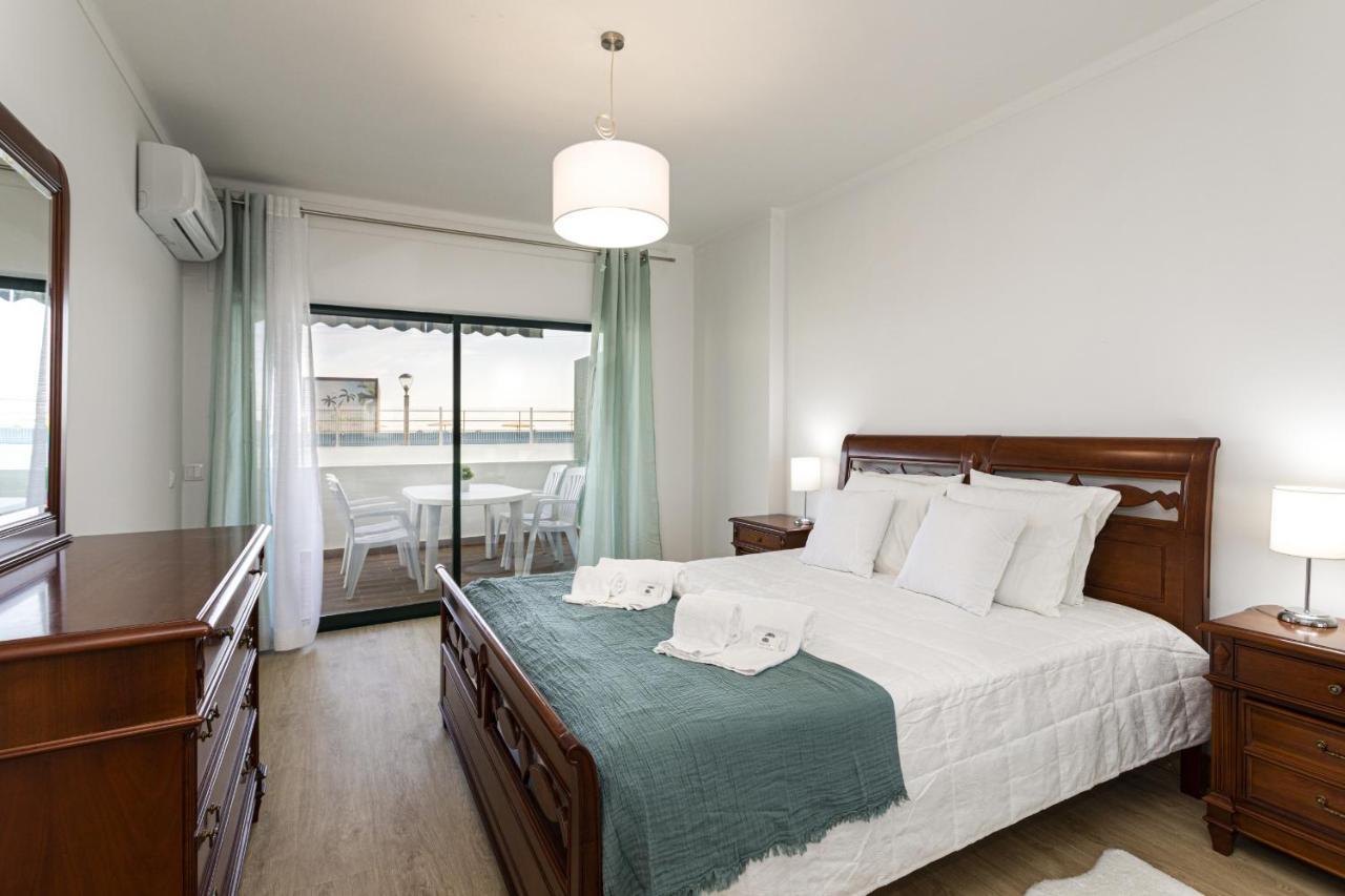 Miral 2 - Beach Front Apartment With Pool กัวเตย์รา ภายนอก รูปภาพ