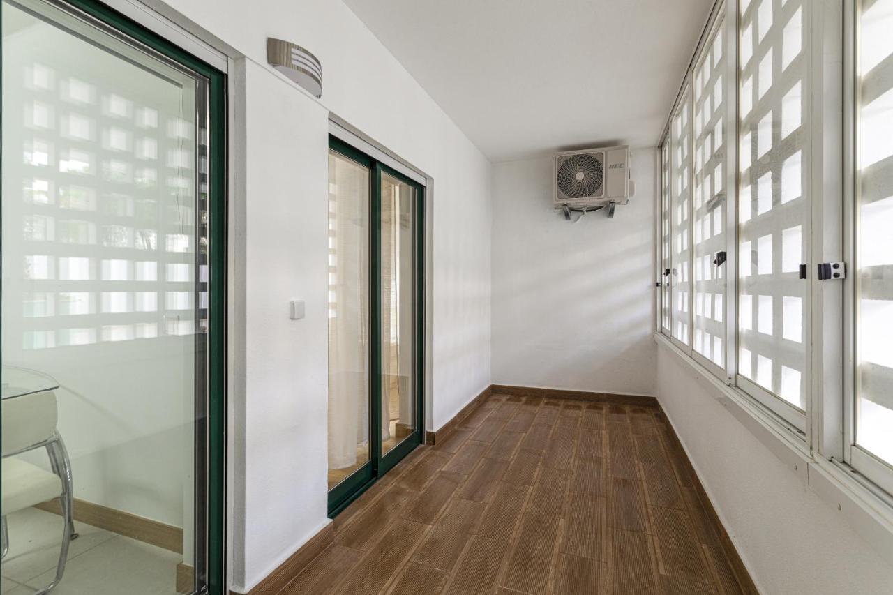 Miral 2 - Beach Front Apartment With Pool กัวเตย์รา ภายนอก รูปภาพ